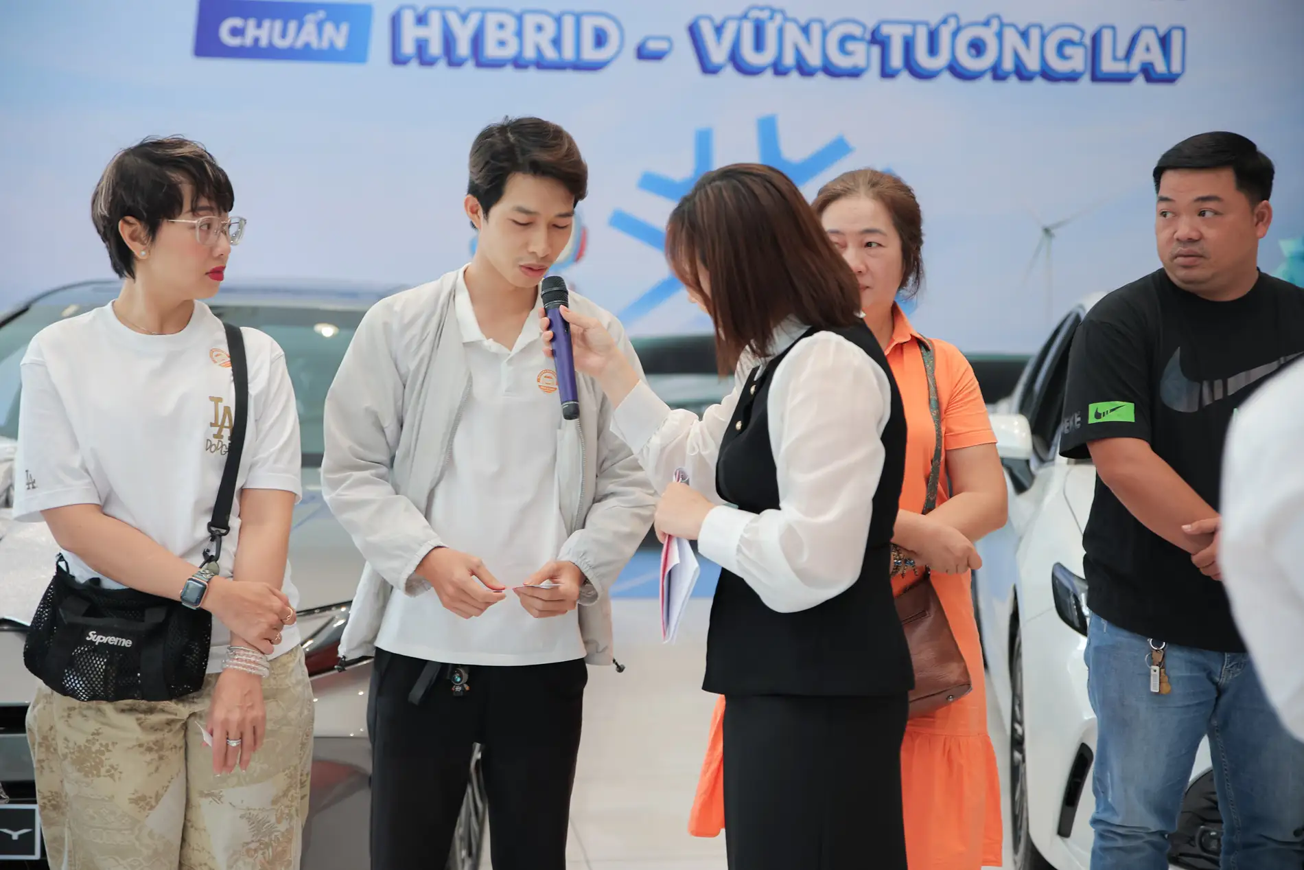 ky niem 20 nam thanh lap toyota hiroshima tan cang (16)