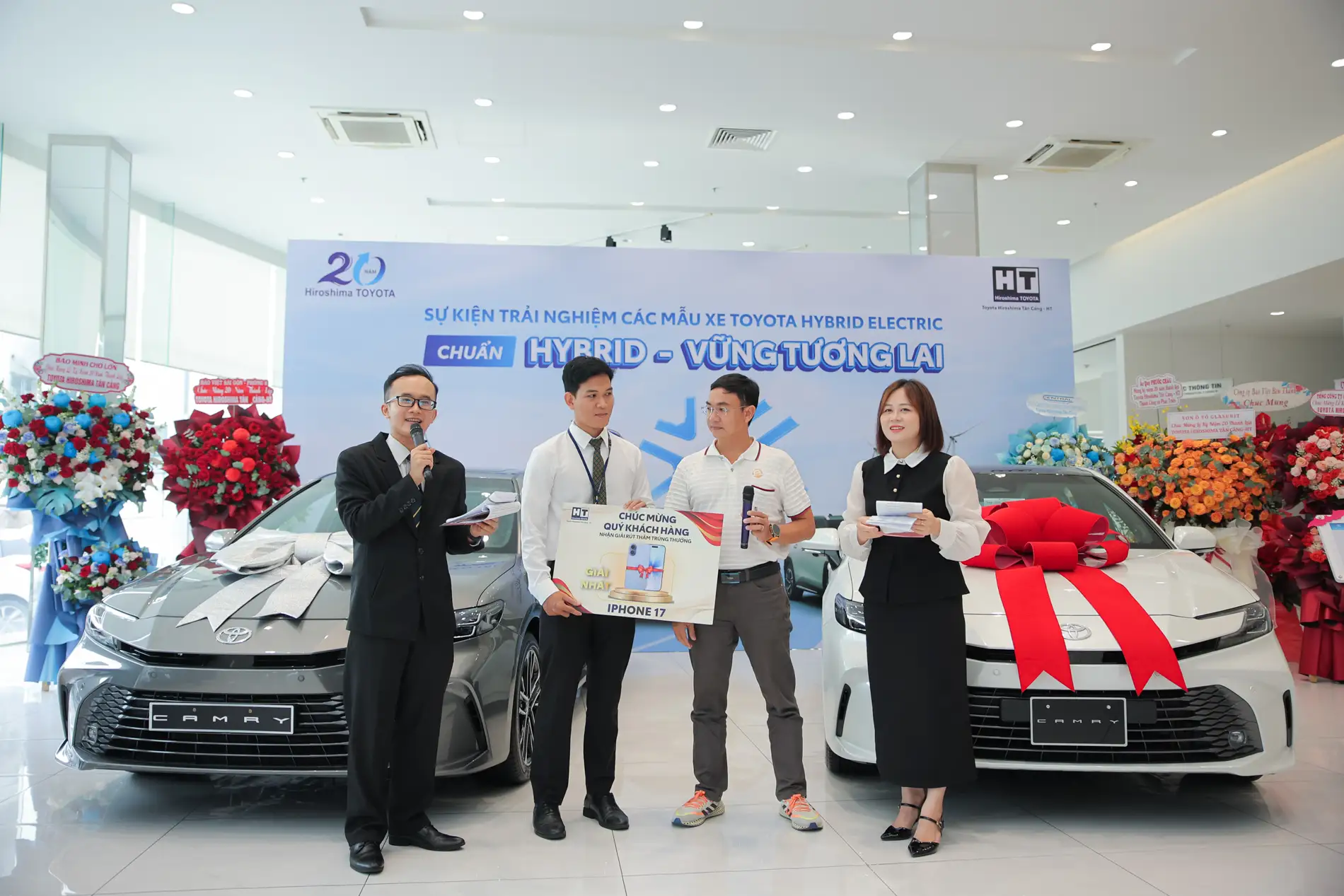 ky niem 20 nam thanh lap toyota hiroshima tan cang (18)