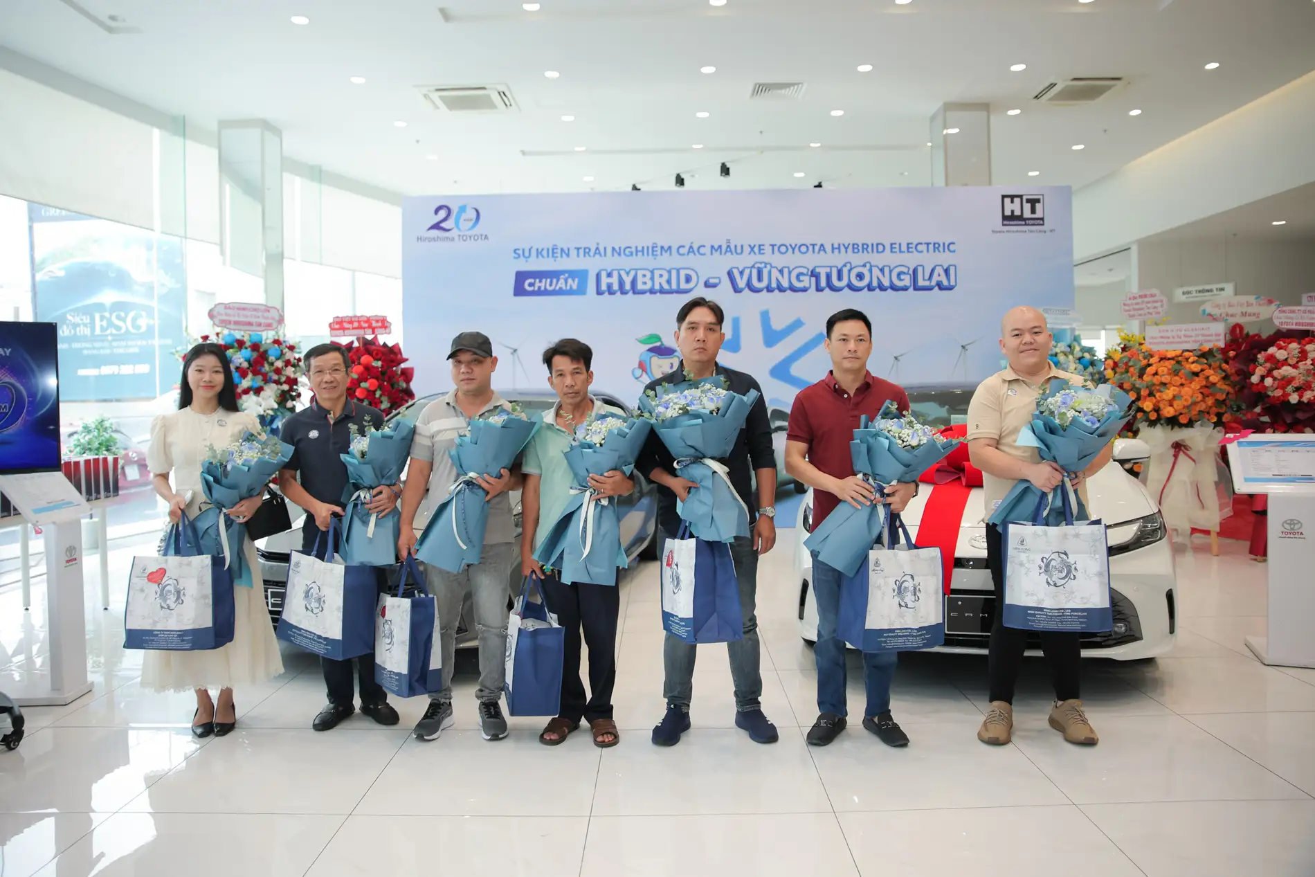 ky niem 20 nam thanh lap toyota hiroshima tan cang (29)