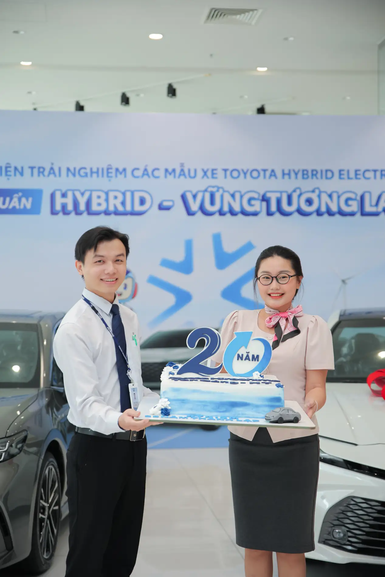 ky niem 20 nam thanh lap toyota hiroshima tan cang (30)