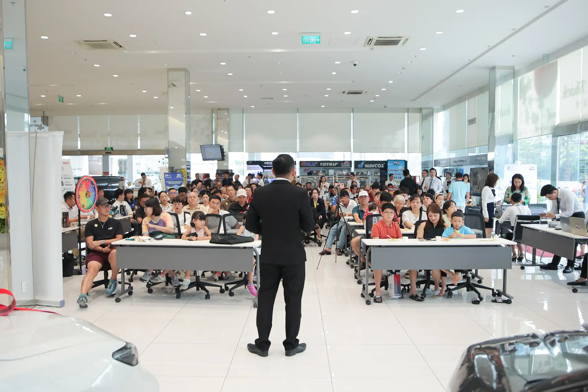 ky niem 20 nam thanh lap toyota hiroshima tan cang (32)