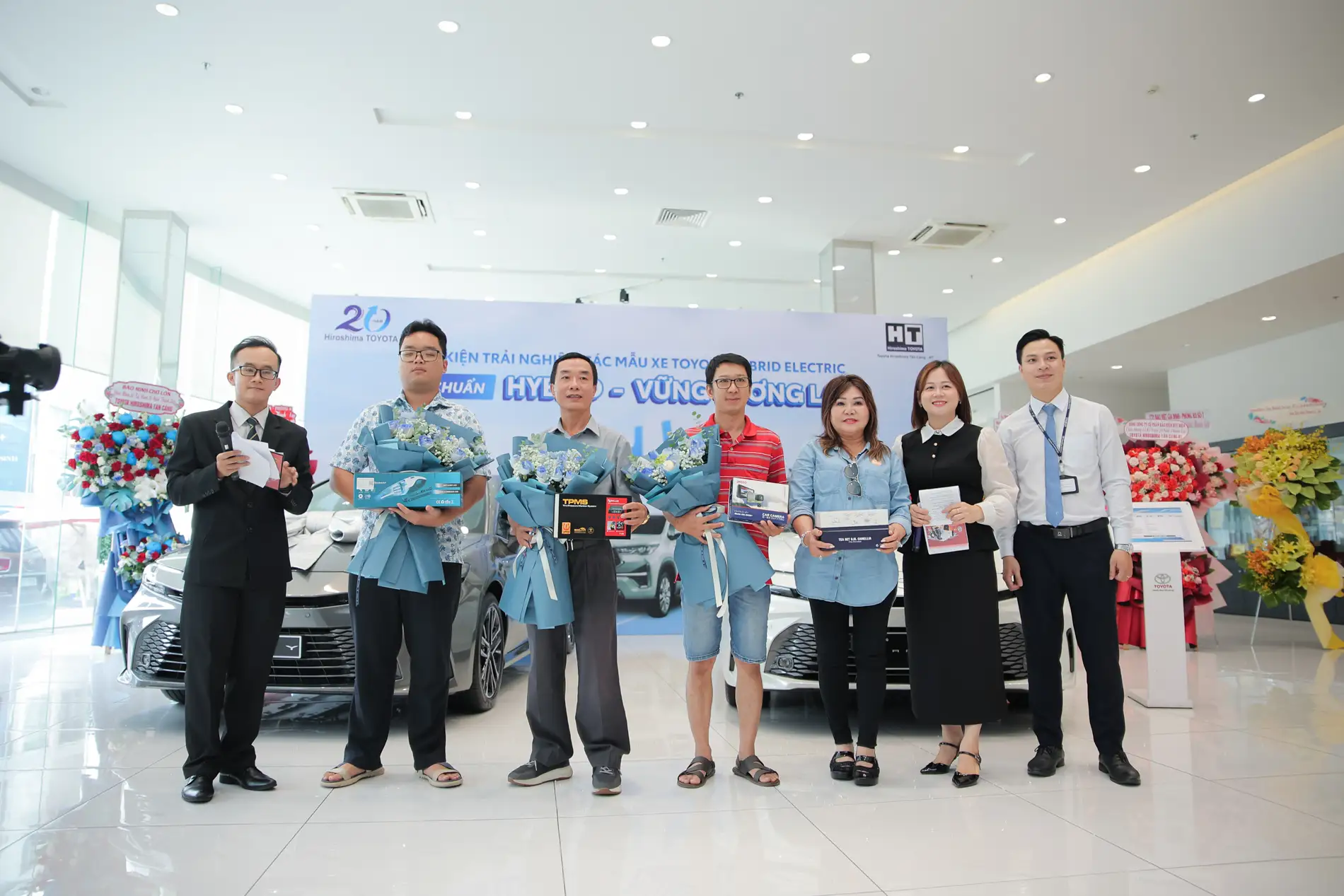 ky niem 20 nam thanh lap toyota hiroshima tan cang (6)