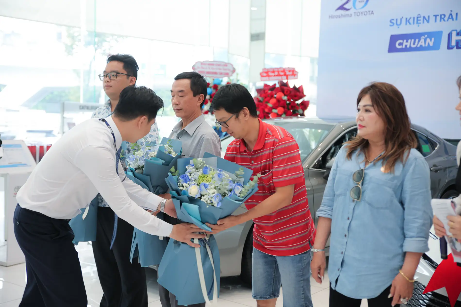 ky niem 20 nam thanh lap toyota hiroshima tan cang (7)